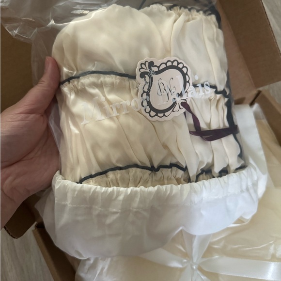 Mirror Palais  Ruffle Tunnel Mini Shell - Picture 6 of 6